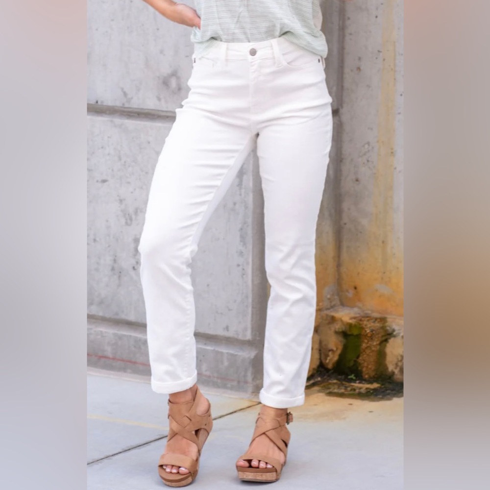 NWT Judy Blue White Boyfriend Denim